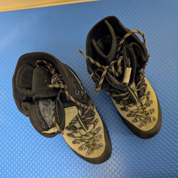 La Sportiva Nepal Trek EVO Mountaineering Boots Gore-Tex Size 41 - Picture 3 of 5